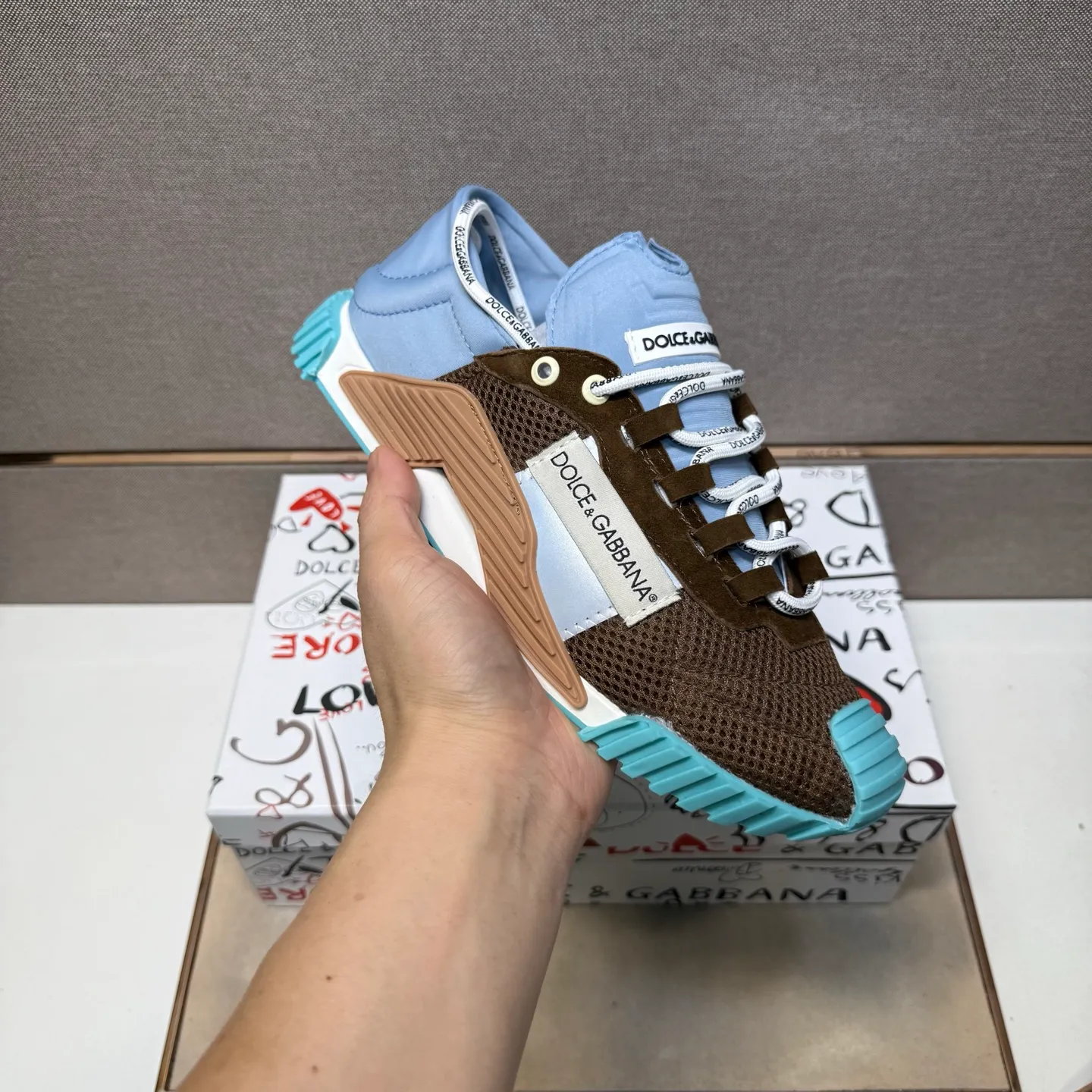 ⬛️Men's shoes 💰p440【DG～】couple casual shoes, on sale at the same time in 2025z cabinet 🔶Size: 35-44#️⃣ 🔷2 colors🔜The upper is made of multi-material splicing➕Mesh lining, comfortable and breathable, sole: original comfortable, wear-resistant and non-slip outsole, ⚠️Real 📱Photographed🎬The real thing is better📢📢📢